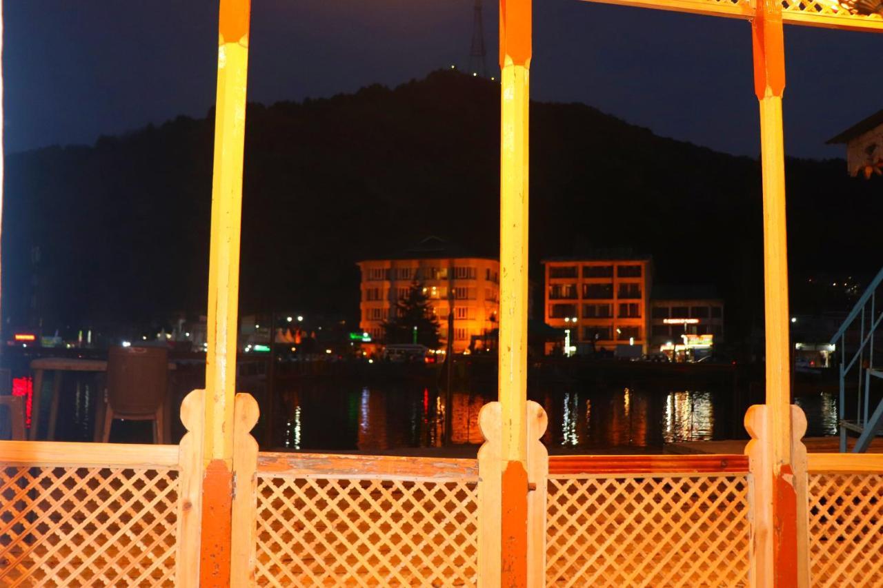 House Boat New Pala Palace Srīnagar 외부 사진