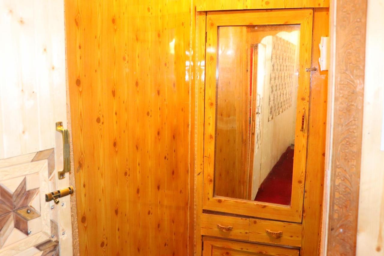 House Boat New Pala Palace Srīnagar 외부 사진