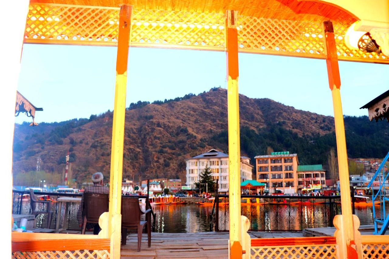 House Boat New Pala Palace Srīnagar 외부 사진