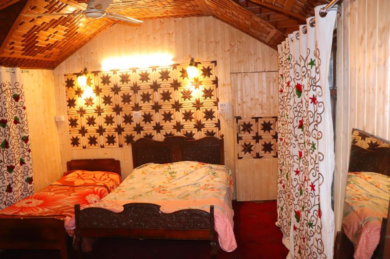 House Boat New Pala Palace Srīnagar 외부 사진
