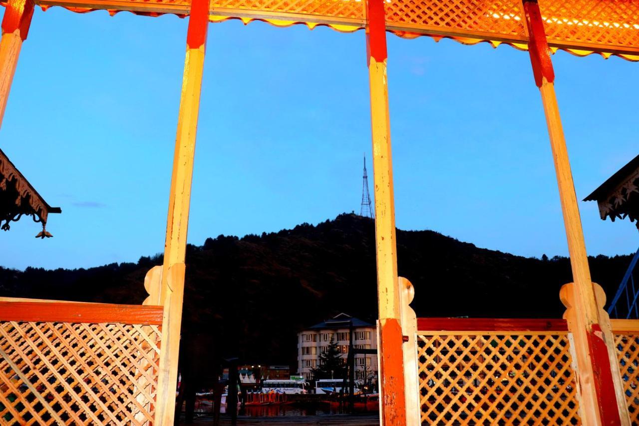 House Boat New Pala Palace Srīnagar 외부 사진