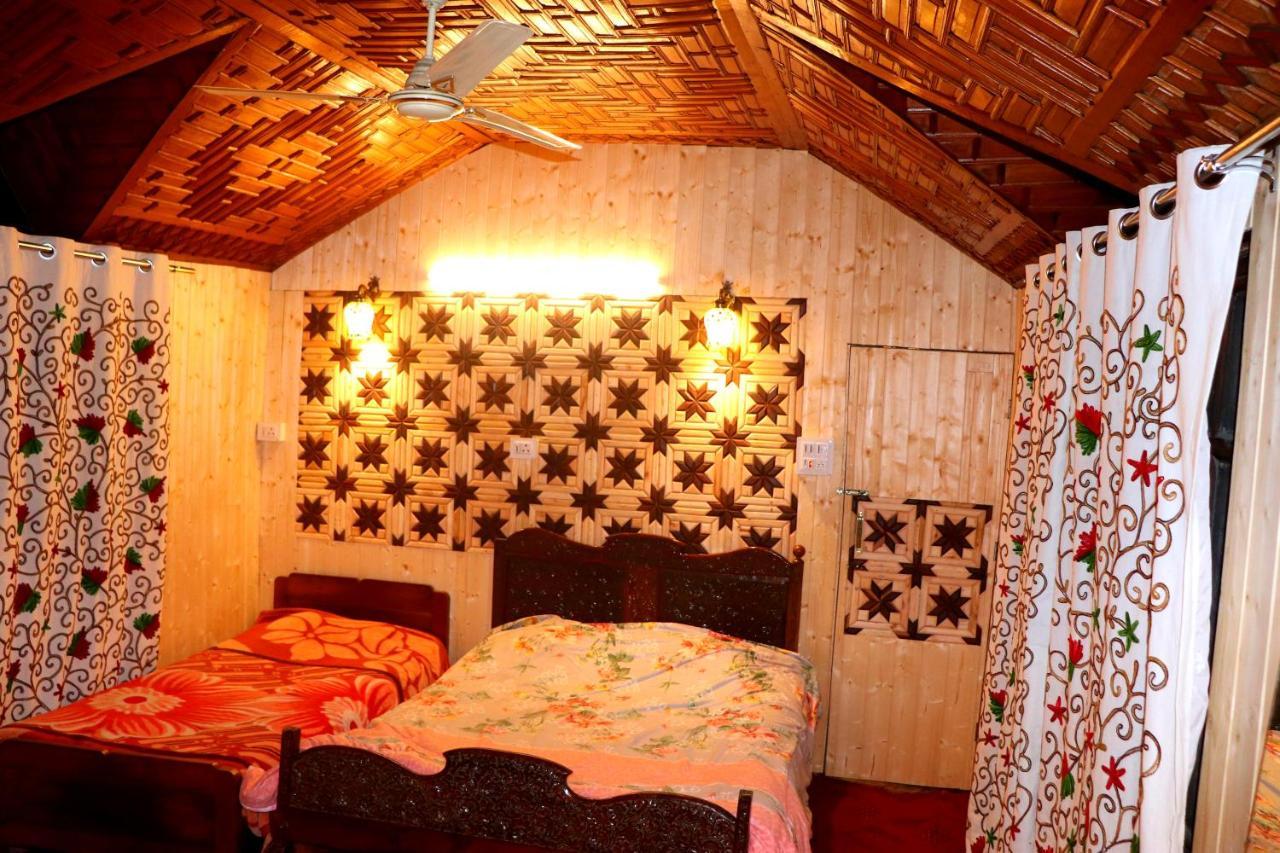 House Boat New Pala Palace Srīnagar 외부 사진