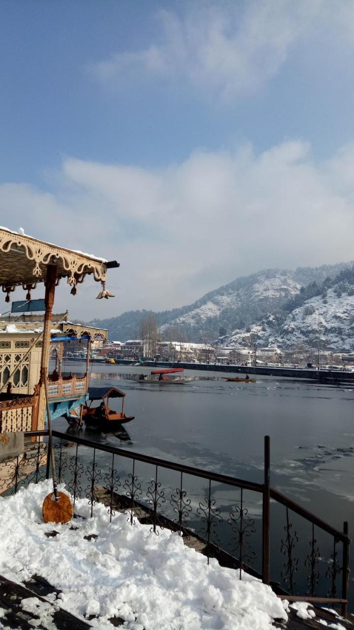 House Boat New Pala Palace Srīnagar 외부 사진